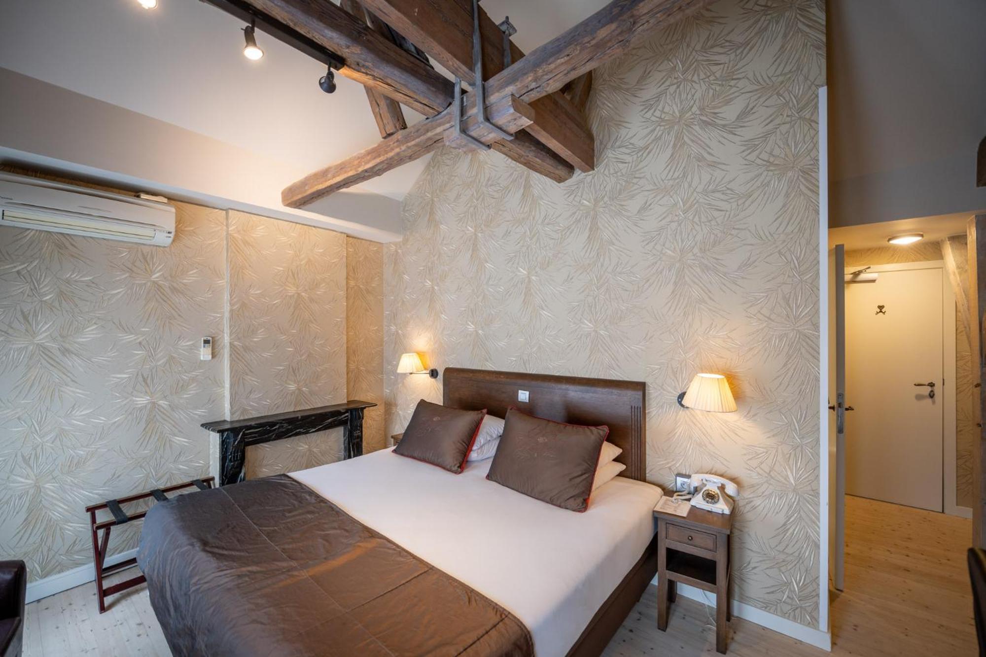Jan Brito Hotel 4*